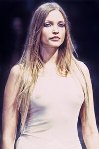 1473342324_HelmutLang1993WomenRTW7.thumb.jpg.cf917ed1f6848a371dd748a22d5ecca0.jpg