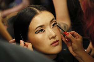 1484290711_VictoriaHayesSpringSummer2020BackstagecNoAFjzEdoyx.thumb.jpg.929f4d4a1817b95c6ab5c7d52d8dc5ff.jpg