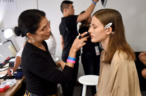 1520212375_TibiBackstageSeptember2019NewYorkFashionnhgzngbEZtex.thumb.jpg.f5a5e75306dcca12f1d9ed3b2997be28.jpg