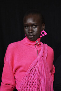 Alek+Wek+Off+White+Backstage+Paris+Fashion+Z39jqhxmQAFx.jpg