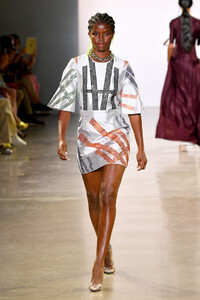 1565270152_VictoriaHayesSpringSummer2020Runwayckgrj2texwxx.thumb.jpg.0a485876d112a912e1eb2da088238b04.jpg