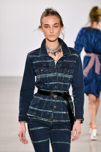 1657157997_NicoleMillerRunwaySeptember2019NewYorkZGBW3BWQKyXx.thumb.jpg.10245a4044d59213ace554da24bbba2a.jpg