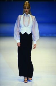 1658553170_christian-dior-ss-1996-claudia(1).thumb.jpg.091bdfa7341bd2c6e8e6448b6fc7bfb6.jpg