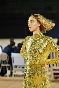 167218501_MarcJacobsSpring2020RunwayShowwn_myiN1z-jx.thumb.jpg.e8e6be576bf4fe8e39ed0d3249b2142d.jpg