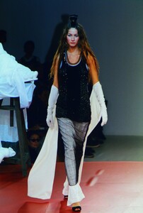 167652622_jean-paul-gaultier-ss-1999(6).thumb.jpg.77e15aca7d04c9fee50a81ab7258c992.jpg