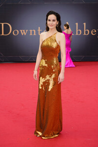 Michelle+Dockery+Downton+Abbey+World+Premiere+YYZ9XgWVWpVx.jpg