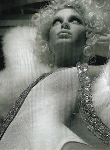 l'officiel russia april 2004 #56 4.jpg