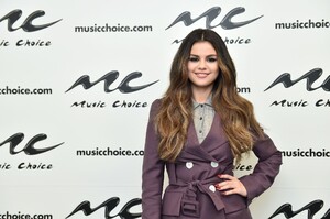       sel291019BZNimage2.jpg