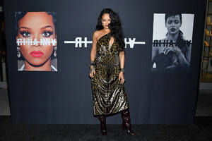 Rihanna+Launch+Rihanna+First+Visual+Autobiography+oHUUlFh9uCMx.jpg