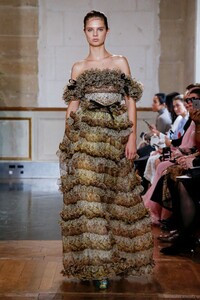 Giselle Norman Giambattista Valli Spring 2020 RTW PFW 4.jpg