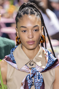 1725124220_KateSpadeSpring2020Detailsy2davXXjXOcx.thumb.jpg.fa61df7ca3f00f0dd0096ae02a1b0f82.jpg