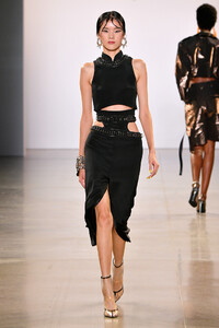 1732451440_VictoriaHayesSpringSummer2020RunwayGyN8FdeOZS8x.thumb.jpg.fcd1223241cec4a2049e1a279cb1b67e.jpg