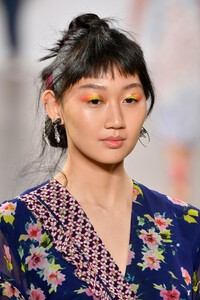 1739480808_NicoleMillerRunwaySeptember2019NewYorkalHZ2XWgj5Xx.thumb.jpg.fdc5038d504cb564013c73fb90570e2e.jpg