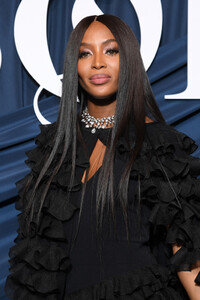 Naomi+Campbell+Business+Fashion+Celebrates+LvtqAoXaQ5vx.jpg