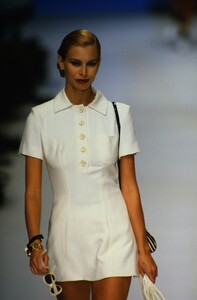 1752420831_christian-dior-ss-1996-niki(11).thumb.jpg.c22e69def4752151ba7e419ae907d659.jpg