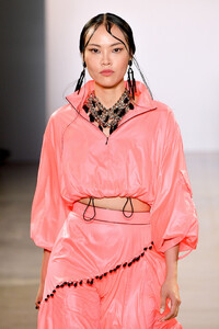 1753049726_VictoriaHayesSpringSummer2020RunwayZpREQY7LLr-x.thumb.jpg.4fbaee6d7e690c852781b98a3d6bb7d7.jpg