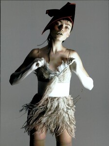 vogue it - 2006 05 - a charming blend - 08.jpg