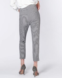 1810HT0016317_Black_20White_PRODUCT_04.jpg
