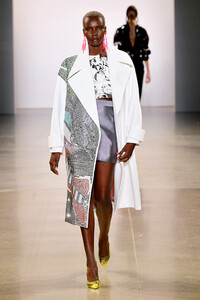 1847525699_VictoriaHayesSpringSummer2020Runway3M-Wc1_eppux.thumb.jpg.31d6e5bfec3fa1c8ce71dabf53ffb5e0.jpg