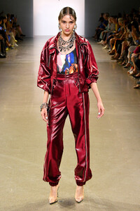 192869014_VictoriaHayesSpringSummer2020Runway1BOeXgSdPOYx.thumb.jpg.758872d6d5a8061433248a94c5408652.jpg