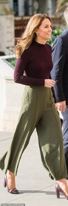 19485144-7553831-The_Duchess_appeared_in_good_spirits_as_she_arrived-a-27_1570650019744.jpg