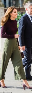 19485166-7553831-The_mother_of_three_opted_for_353_heeled_loafers_from_Tod_s-a-15_1570650016138.jpg