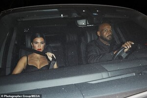 19581738-7562413-Homeward_bound_The_Keeping_Up_With_The_Kardashians_star_left_the-a-30_1570813023316.jpg