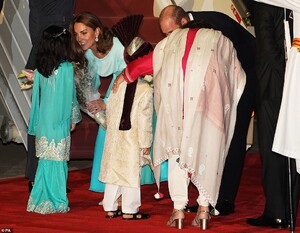 19704360-7571863-The_Duke_and_Duchess_of_Cambridge_arrive_at_the_Pakistani_Air_Fo-a-8_1571097085953.jpg