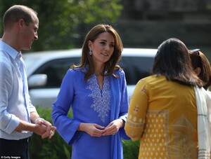 19728212-7573891-The_royals_also_met_a_group_of_teenagers_today_and_William_was_a-a-5_1571144920310.jpg