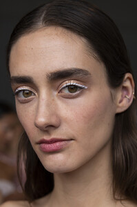 1978591678_PamellaRolandSpring2020BackstageznKq9p8_yq4x.thumb.jpg.19070998bc3f62ee2f18893f91dbdaa8.jpg