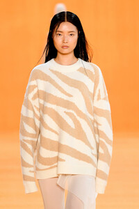 1988014326_SallyLaPointeRunwaySeptember2019NewYorkNEVLSHiAA_Hx.thumb.jpg.0ea17f67eb619e99cf8584d8fa14fafe.jpg