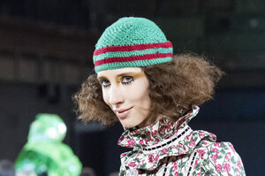1988858557_MarcJacobsSpring2020Detailsdax6my_ki3Wx.thumb.jpg.0f5b6880504980c1a663a5db0213995f.jpg