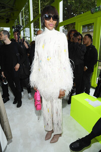 Naomi+Campbell+Valentino+Front+Row+Paris+Fashion+S3Rk8Nelqpux.jpg