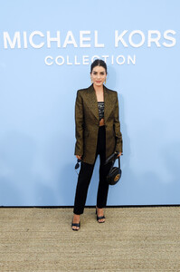 Camila+Coelho+Michael+Kors+Collection+Spring+2TwyMblBDy9x.jpg