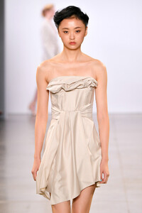 2035062519_TaorayWangS20RunwaySeptember2019New3d-vdxRSxgzx.thumb.jpg.4a2f7b2ee15f294f20eb3083da1882ec.jpg