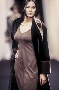 2044700544_AlbertaFerretti1993WomenRTW60.thumb.jpg.e2b978c989e4c08af64cf32e5c8caca1.jpg