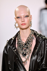 2049264012_VictoriaHayesSpringSummer2020Runwaypyt9kaSsNoCx.thumb.jpg.41b7decbe85788841cd686a795272251.jpg