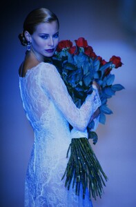 2058917113_christian-dior-ss-1996-niki(5).thumb.jpg.e8dcf0ba9666c7c14becb51ca78666ab.jpg