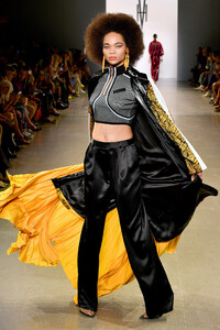 208927812_VictoriaHayesSpringSummer2020RunwayXIU66Fo99kXx.thumb.jpg.356a5e918c478bfa83cea4acb84a3164.jpg