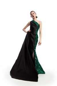 21-elizabeth-kennedy-fall-2017-ready-to-wear.thumb.jpg.d488dfdea4cb336e825c558843e7a47a.jpg