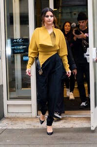        sel291019BZNimage3.jpg