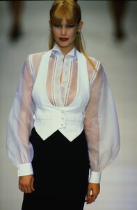 2111662993_christian-dior-ss-1996-claudia(4).thumb.jpg.9fcc108b94c870e8022ed4018de012aa.jpg