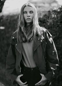 21_0_4424_1charlize16.jpg