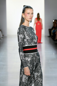 23178330_TadashiShojiSpringSummer2020RunwayNew_RBlq--cRWHx.thumb.jpg.a06875c436ec5a28e83cf27825e177fe.jpg