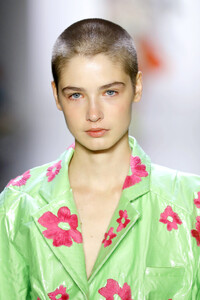 232808788_ParsonsMFARunwaySeptember2019NewYorktC5WYV2cPQyx.thumb.jpg.04801edbdce4021328f571300deb3aca.jpg