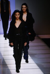 247644740_emporio-armani-fw-2000(2).thumb.jpg.0662eb7a0ebbba221ce30dba5b404150.jpg