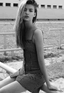 2479_2d0569f3-d402-437f-81ad-f19dd80084d6.jpg