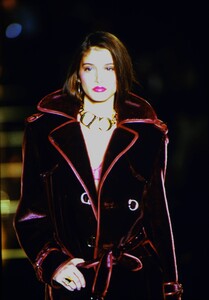 250220132_dior-fall-2000(12).thumb.jpg.37beae494091a48df3d1a61d540666d7.jpg