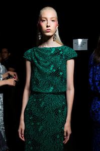 253764959_TadashiShojiSpring2020BackstageDOpdnNI1Xz8x.thumb.jpg.63c01d1a6d07fa343bb0cb52261f28b3.jpg