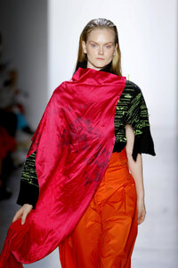 254541528_ParsonsMFARunwaySeptember2019NewYork-u_CzaBokd_x.thumb.jpg.091dc54cc7d741206b69bc9e3e383062.jpg